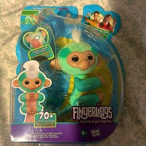 Fingerlings Ava the monkey NIB